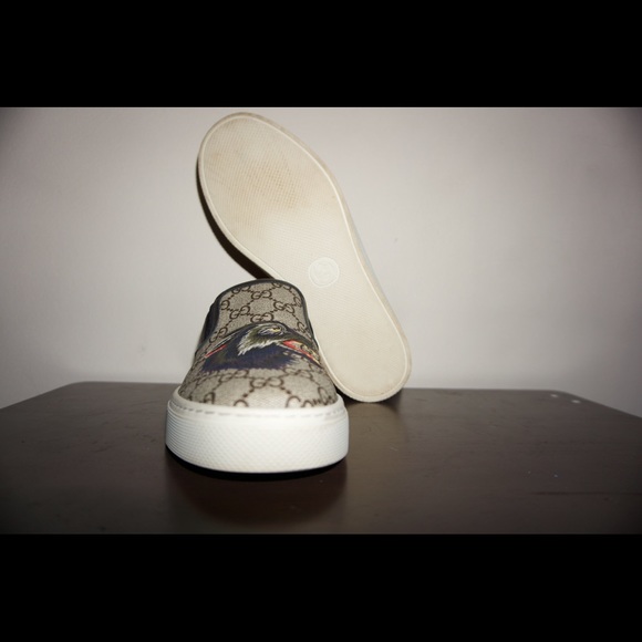Gucci Wolf slip ons, Size 9.